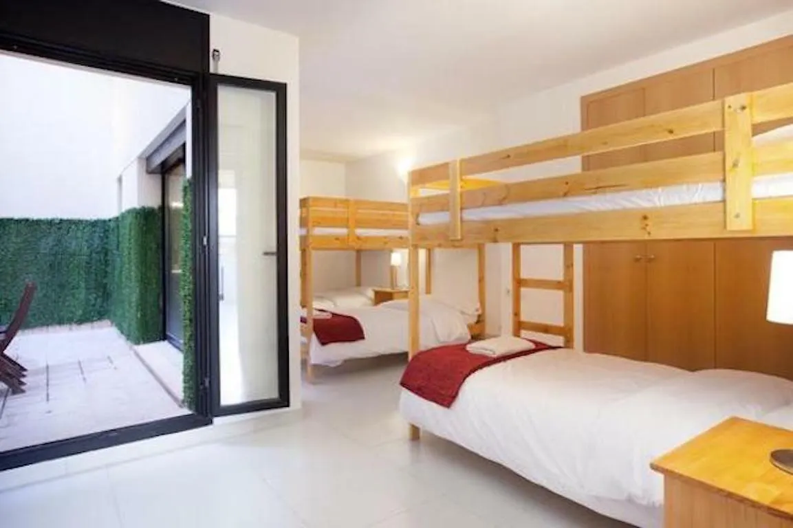 Spacious Apartment For Families Near Park Guell Барселона Испания